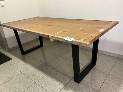 Eetkamertafel
