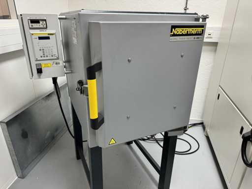Four chambre électrique NABERTHERM N60/65HA