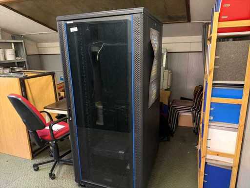 Server cabinet