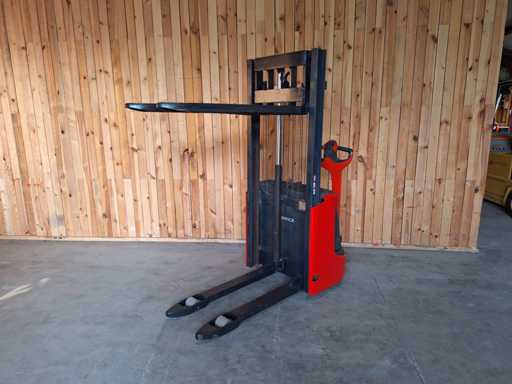 Linde - 2019 - L 10 B - Impilatore