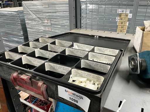 Mercedes Mounting Material