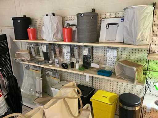 Various bathroom/toilet supplies Kela