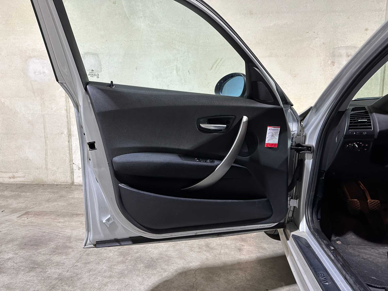 BMW 118i High Executive 129pk 2005 1-serie, 46-RK-RP