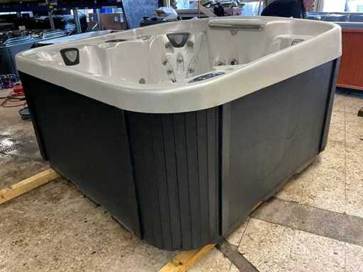 Coast Spas Jacuzzi
