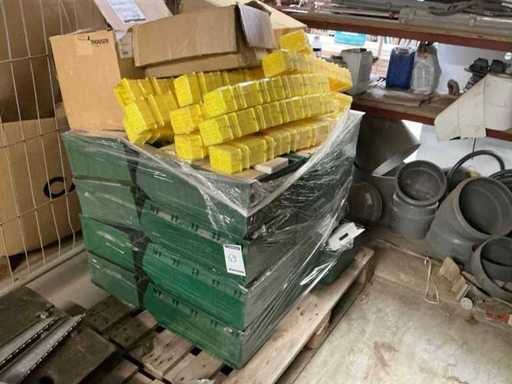 Batch of flush-mounted boxes