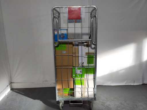 Rolcontainer met diverse producten