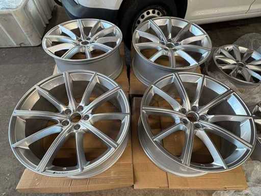 AUDI RS6 Rim Set 4K0601025AA