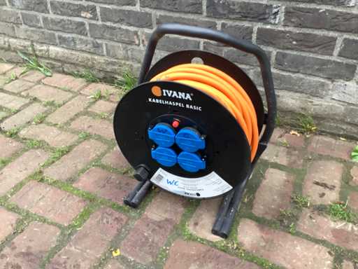 Ivana Verlängerungskabelspulen und -kabel