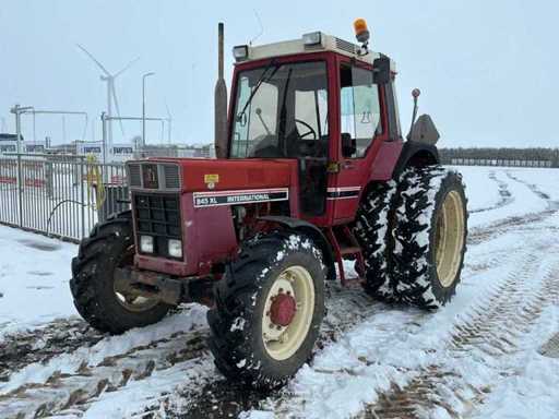 1984 case international 845XL All-wheel drive farm tractor