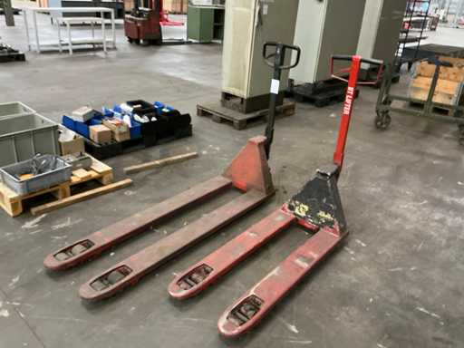 BT Hand Hydraulic Pallet Truck (2x)