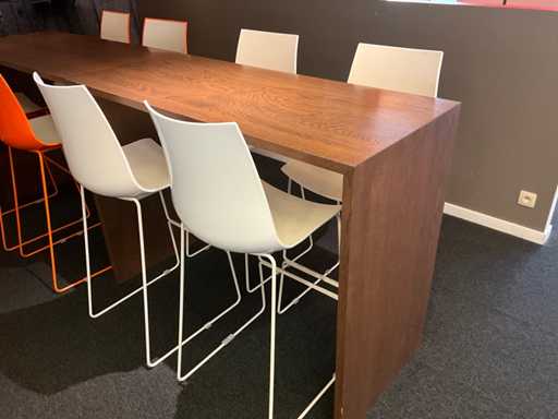 C&P Barkruk (4x) + Hoge tafel