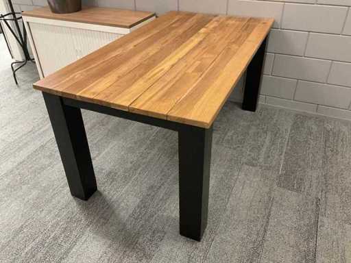 Table de salle à manger