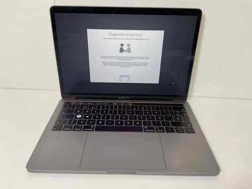 Apple MacBook Pro 13,3", Core™ i7 8. generacji, 16 GB RAM, laptop NVMe 500 GB
