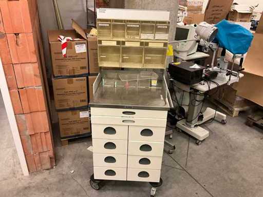 Chariot de médicaments