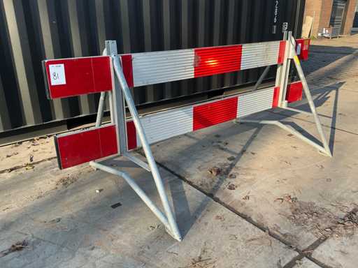 2015 VISSER and VISSER Road Barrier