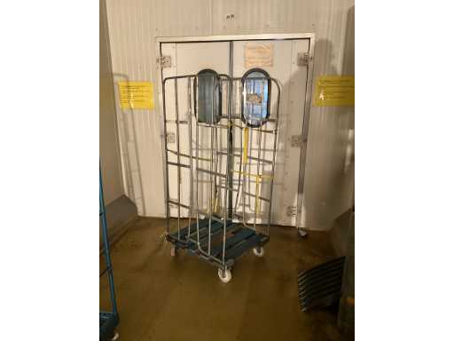 3 paniers de courrier différents