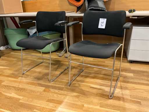 HOWE “David Rowland 40/4 Stoel (2x)