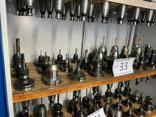 Assortiment van verschillende freesgereedschappen/houders SK40