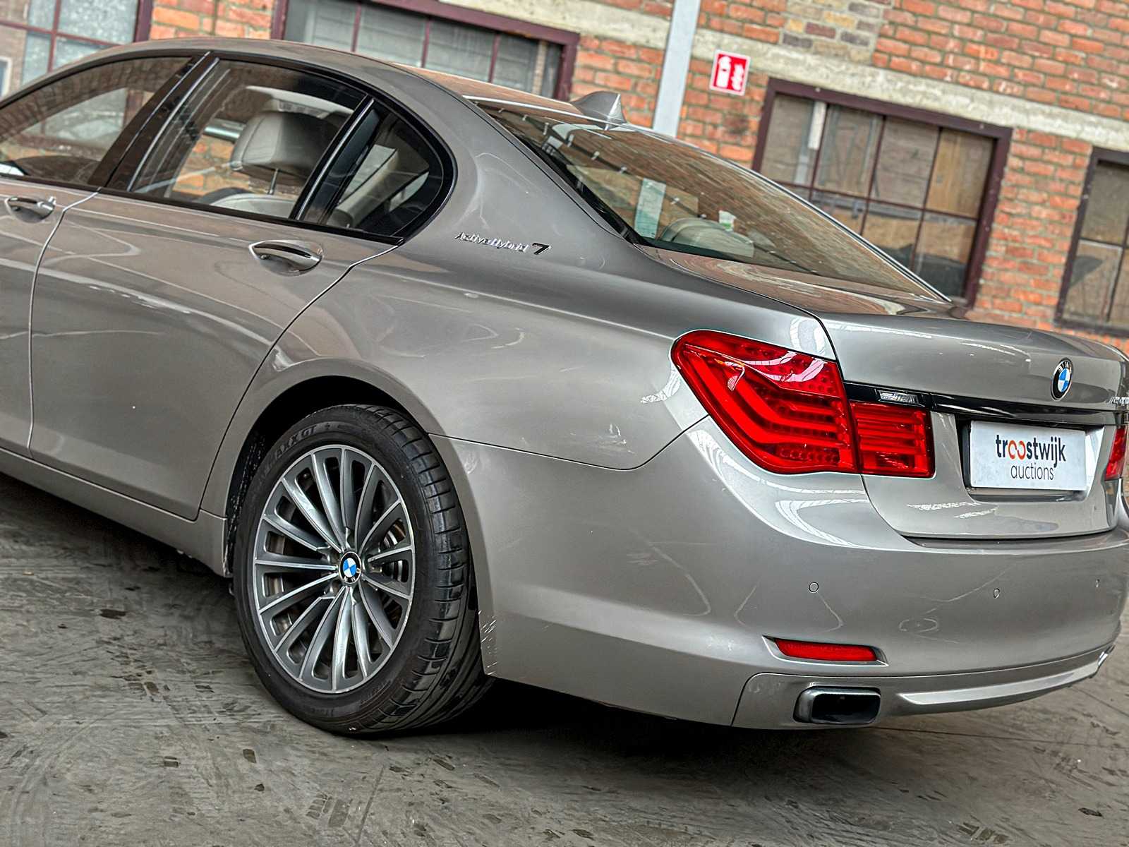 BMW 750i ActiveHybrid 4.4 V8 407pk 2010 7-serie, 02-PGJ-7 Youngtimer