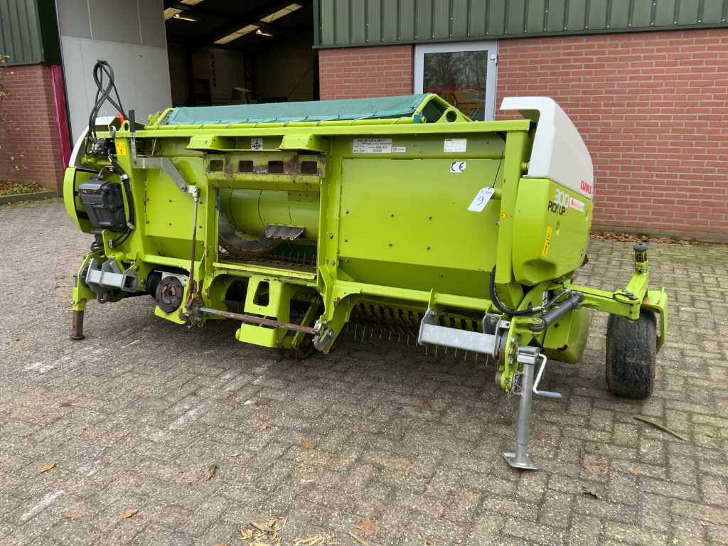 2010 Claas 300 Gras pick-up