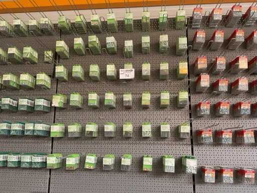 400 blisters met bevestigingsmaterialen