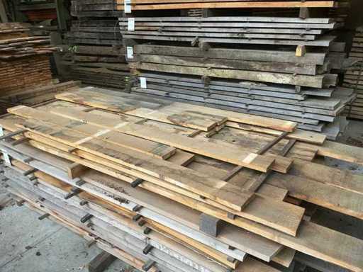 Chestnut shelves 28 mm 0.121 m3
