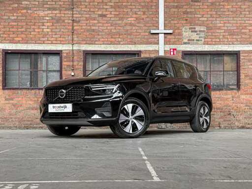 Volvo XC40 2.0 B3 Mild-Hybrid 163 KM 2024