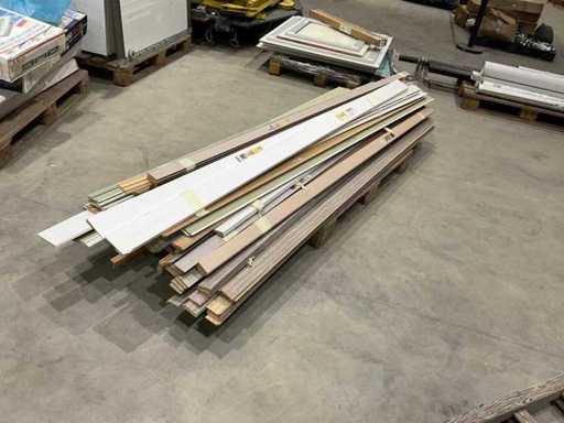 Charge verschiedener Fußleisten