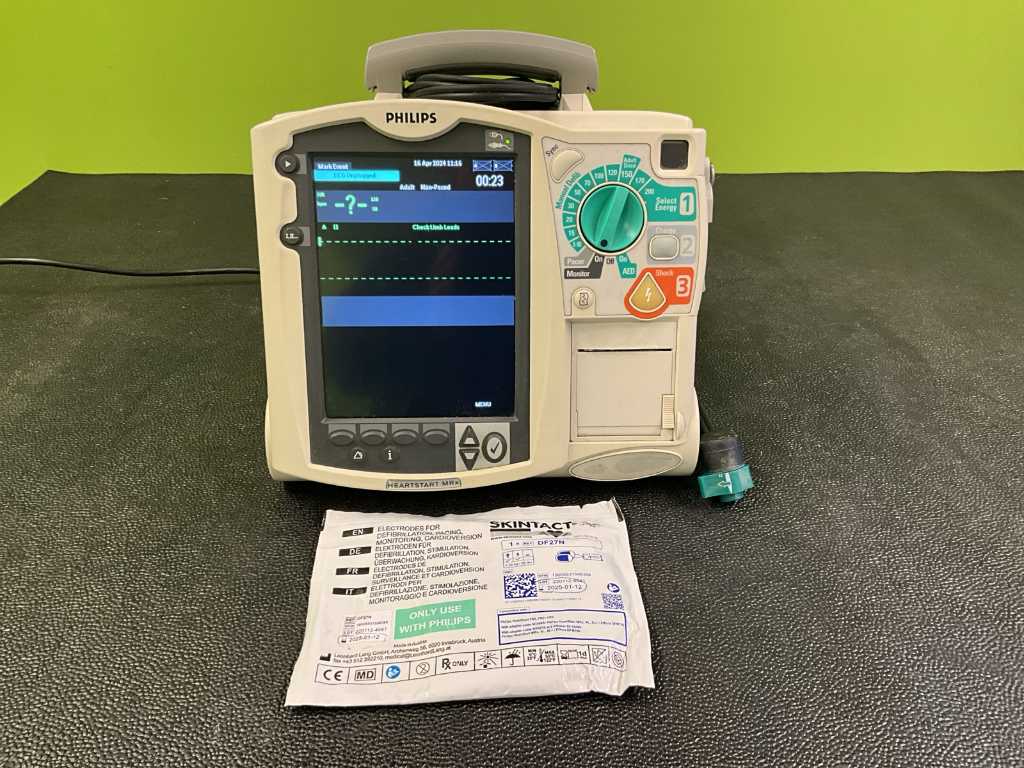 2012 Defibrillatore Philips Heartstart MRx con palette rigide