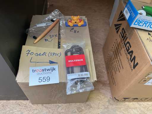 1 x batch of door handles