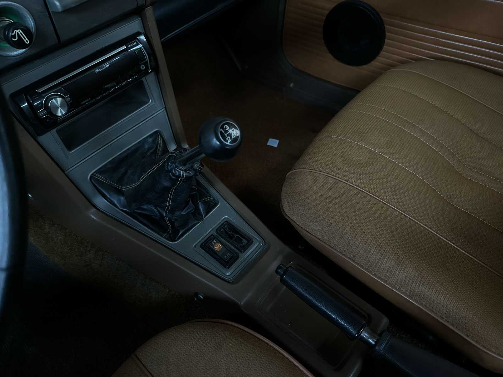 Toyota Carina 1.6 de Luxe 75pk 1976, 98-JU-66