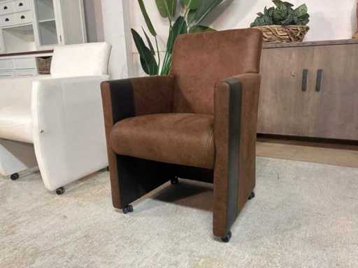 Fauteuil mobile en cuir
