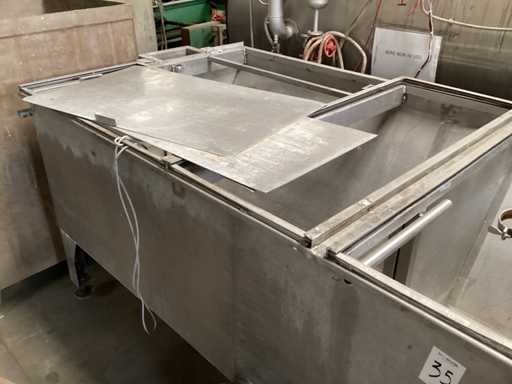 Lagerung von Produktprodukten aus Edelstahltank