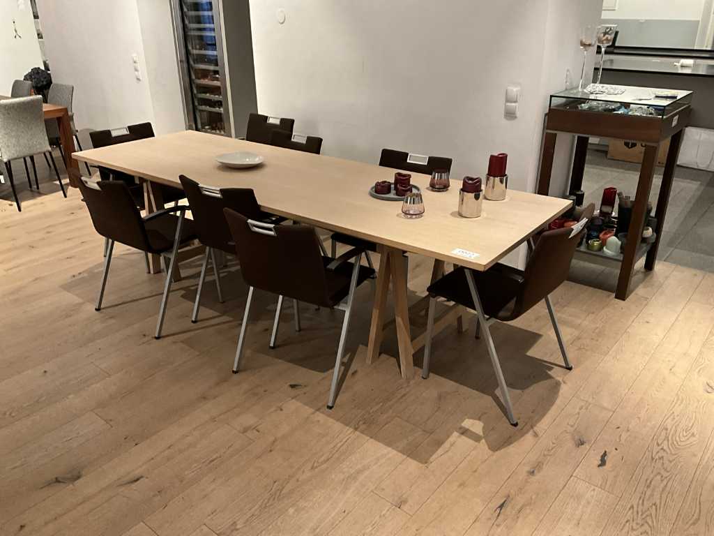 Tables à manger avec 8 chaises