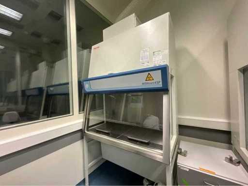 THERMOWISSENSCHAFTLICHE HERASAFE KSP12 Mikrobiologische Sicherheitsstation