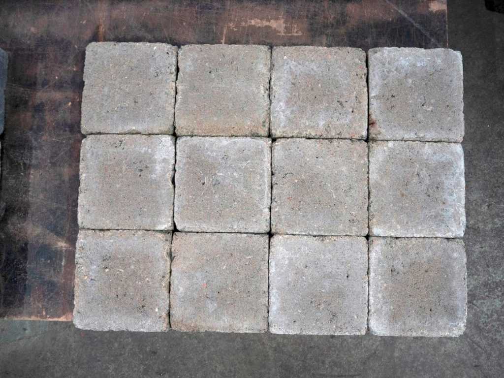 Concrete blocks for the garden 23m²