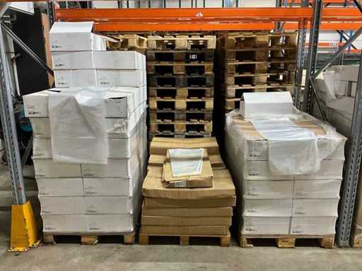 Pallet met LPDE blokzakken en zijvouwzakken (3x)