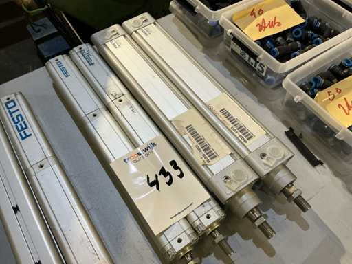 Festo air cylinder (4x)