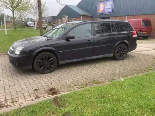 Opel ectra Wagon 2.2-16V Comfort Passenger z 2006 roku
