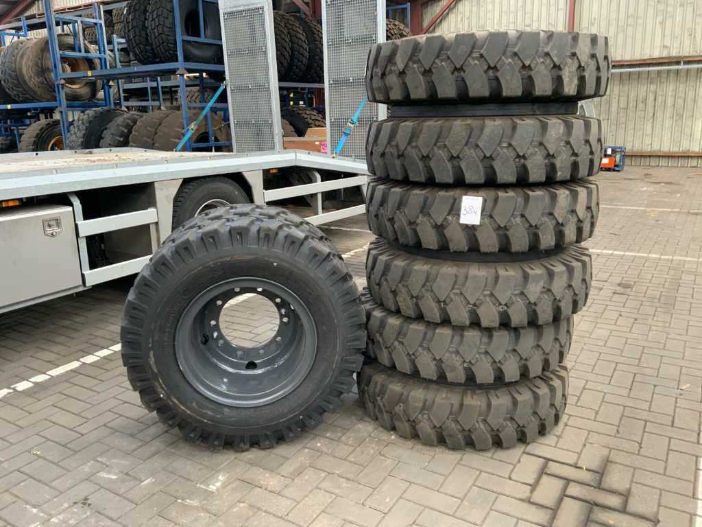 Tiron Heavy Duty Lug Double Pneumatic Tire Set