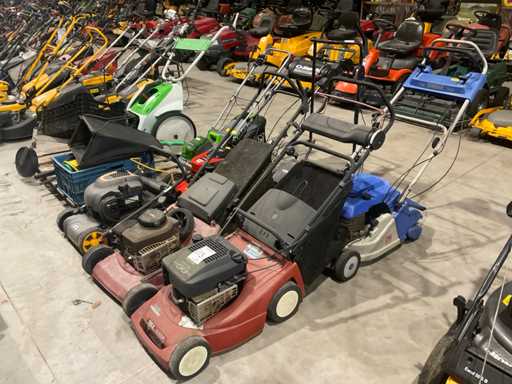 Ma?ini de tuns iarba (8x)