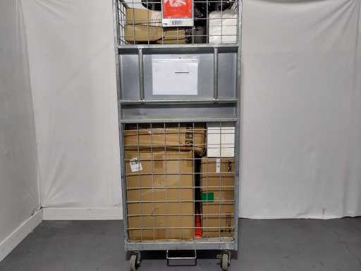 Rolcontainer met diverse producten