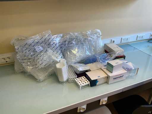 Various laboratory consumables