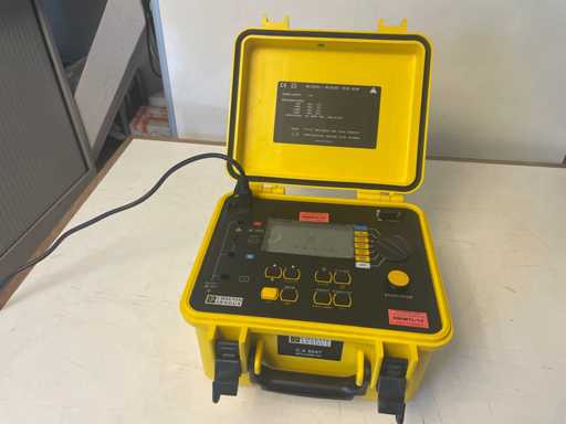 CHAUVIN ARNOUX - C.A 6547 - 5000 V Megaohmmeter