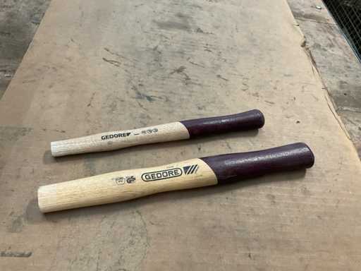 Le marteau manipule le frêne (13x)