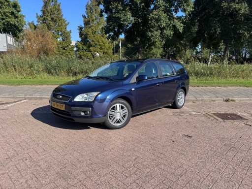 Ford Focus Kombi 1.6-16V Ghia , 36-TR-DP