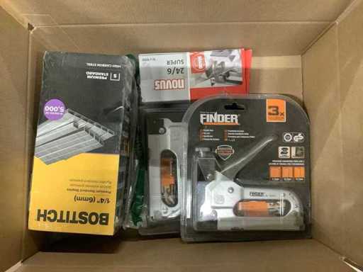 Agrafeuse à viseur et agrafes