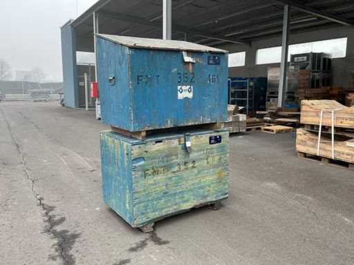 Empty wooden boxes/toolboxes (2x)