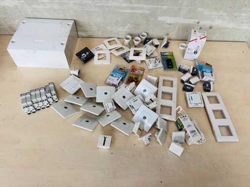 Accessoires divers en élec et luminaire