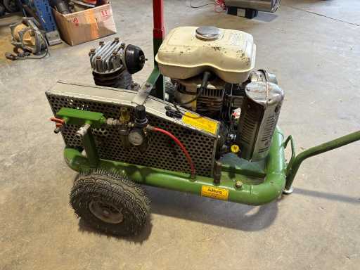 Compresor de aer cu motor Honda 